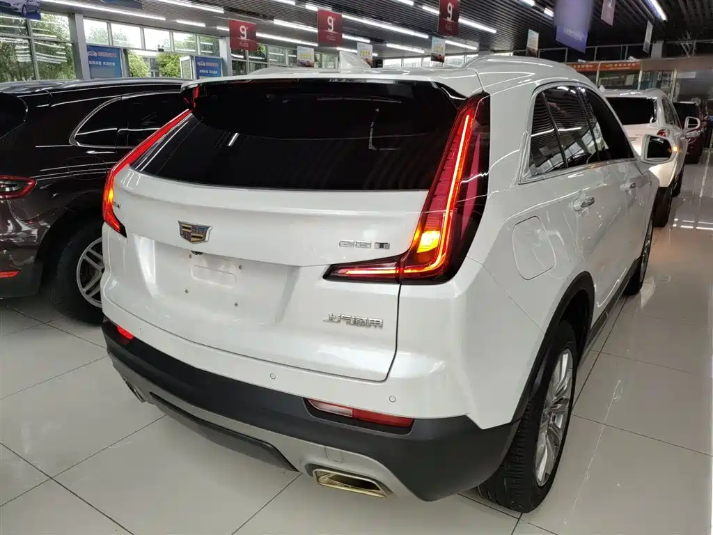 Cadillac XT4 2018 28T two-wheel drive leading model купить на сайте DeffCars