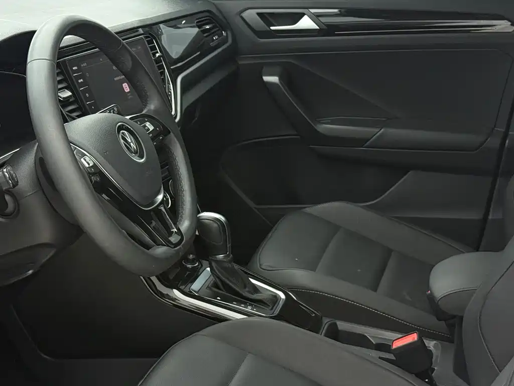 T-ROC 2021 280TSI DSG two-wheel drive comfort intelligent connected version купить на сайте DeffCars