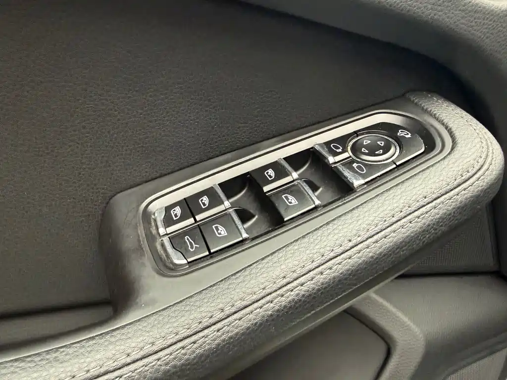 Macan 2017 Macan 2.0T купить на сайте DeffCars