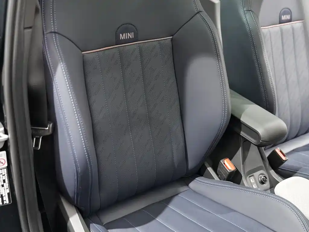 MINI 2025 2.0T COOPER S Artist Five-Door Edition купить на сайте DeffCars