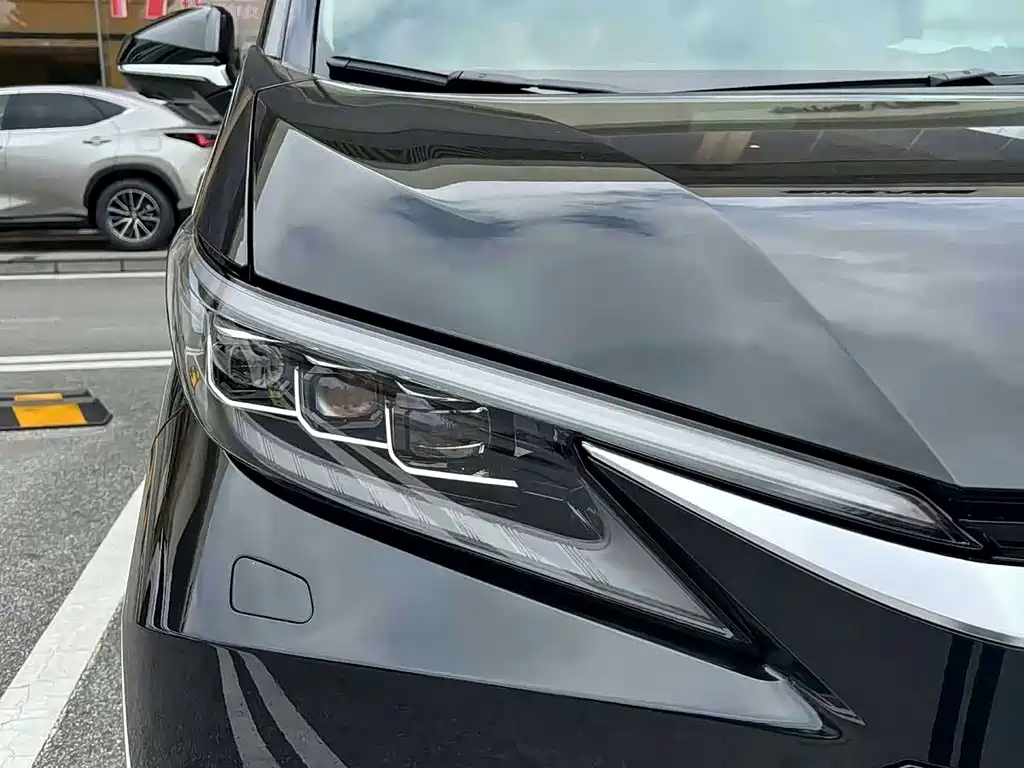 Lexus LM 2025 500h six-seater premium version купить на сайте DeffCars