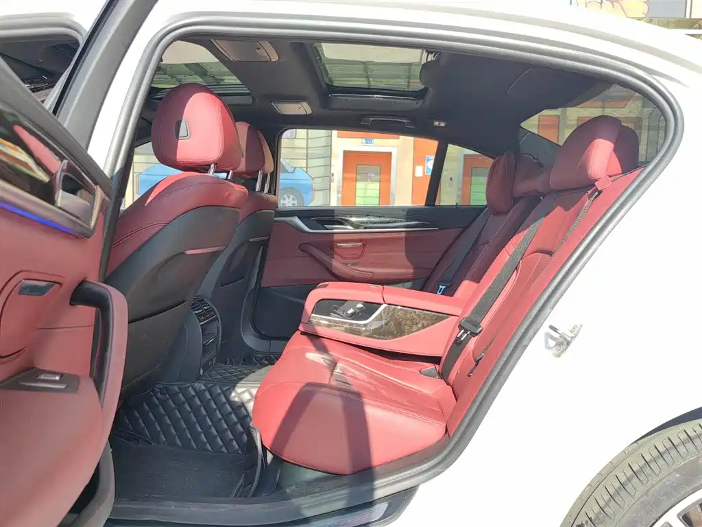 BMW 5 Series 2020 530Li Leading M Sports Package купить на сайте DeffCars