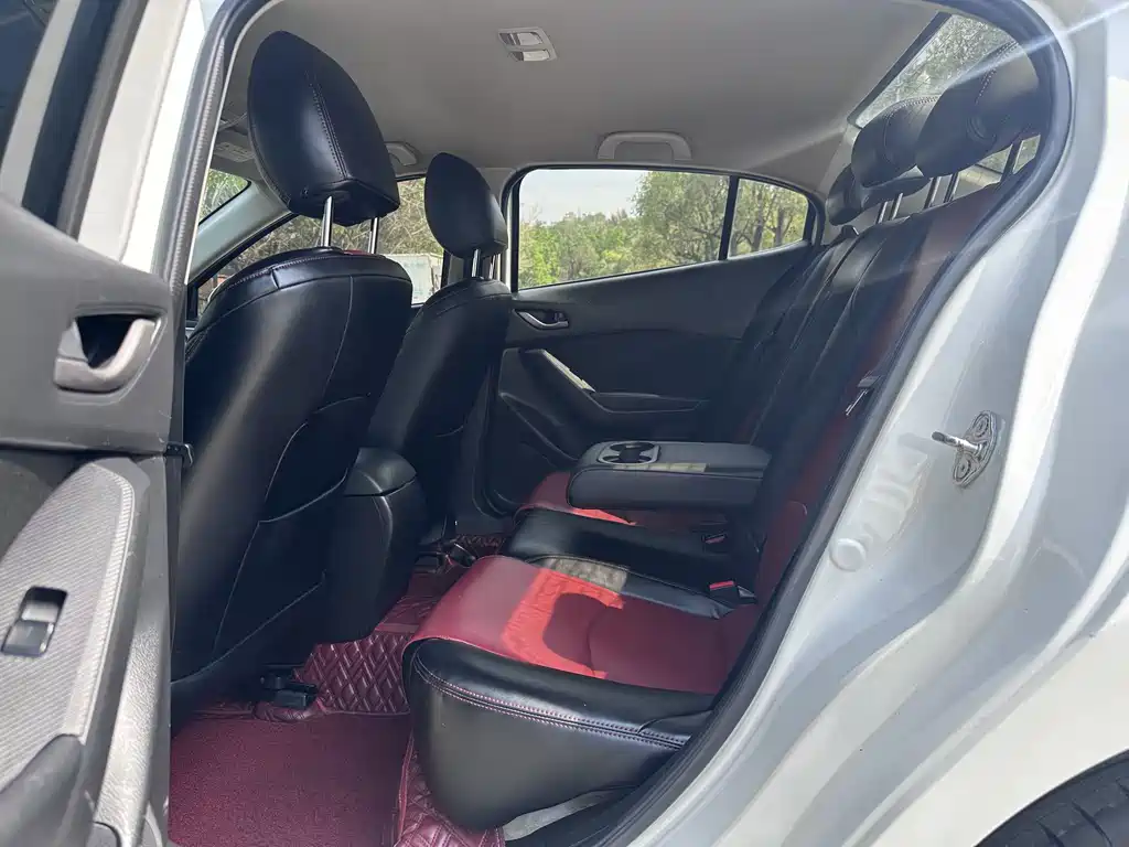 Mazda3 Angkesela 2017 Sedan 1.5L Manual Comfort Type National VI купить на сайте DeffCars