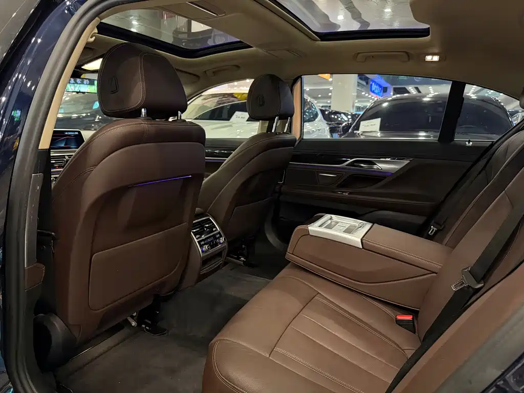 BMW 7 Series 2017 730Li Leading Model купить на сайте DeffCars
