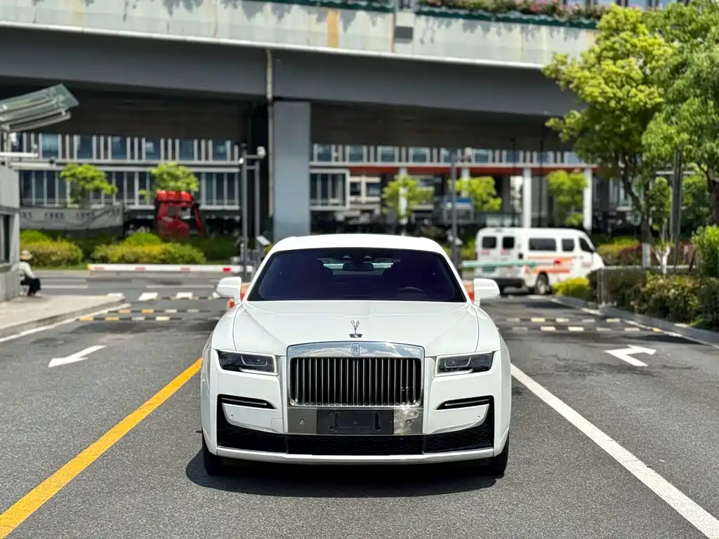Ghost 2021 6.7T long wheelbase version купить на сайте DeffCars