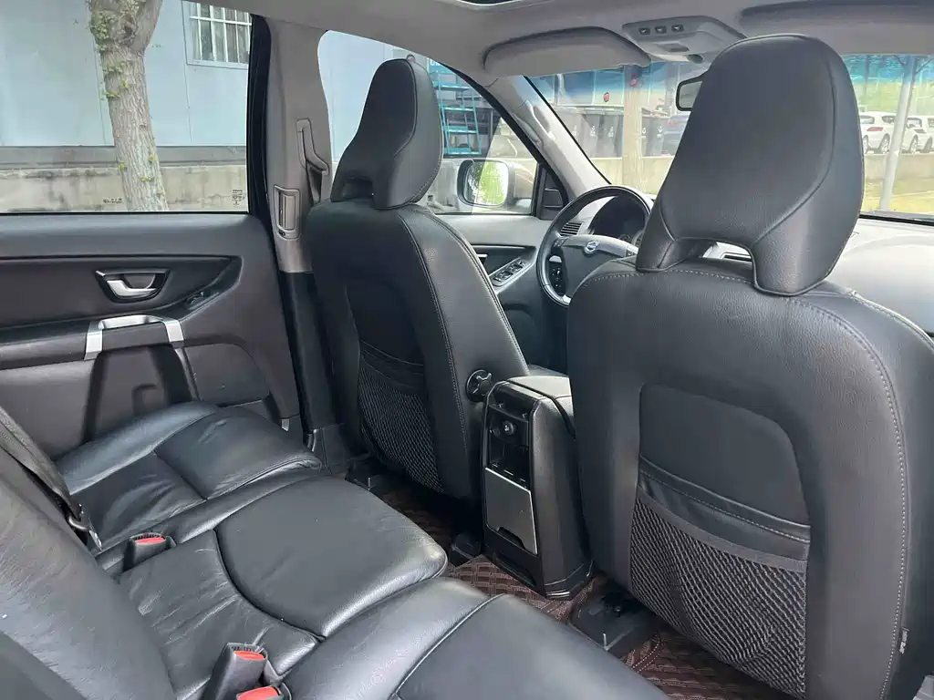 Volvo XC90 2013 2.5T T5 luxury upgraded version купить на сайте DeffCars