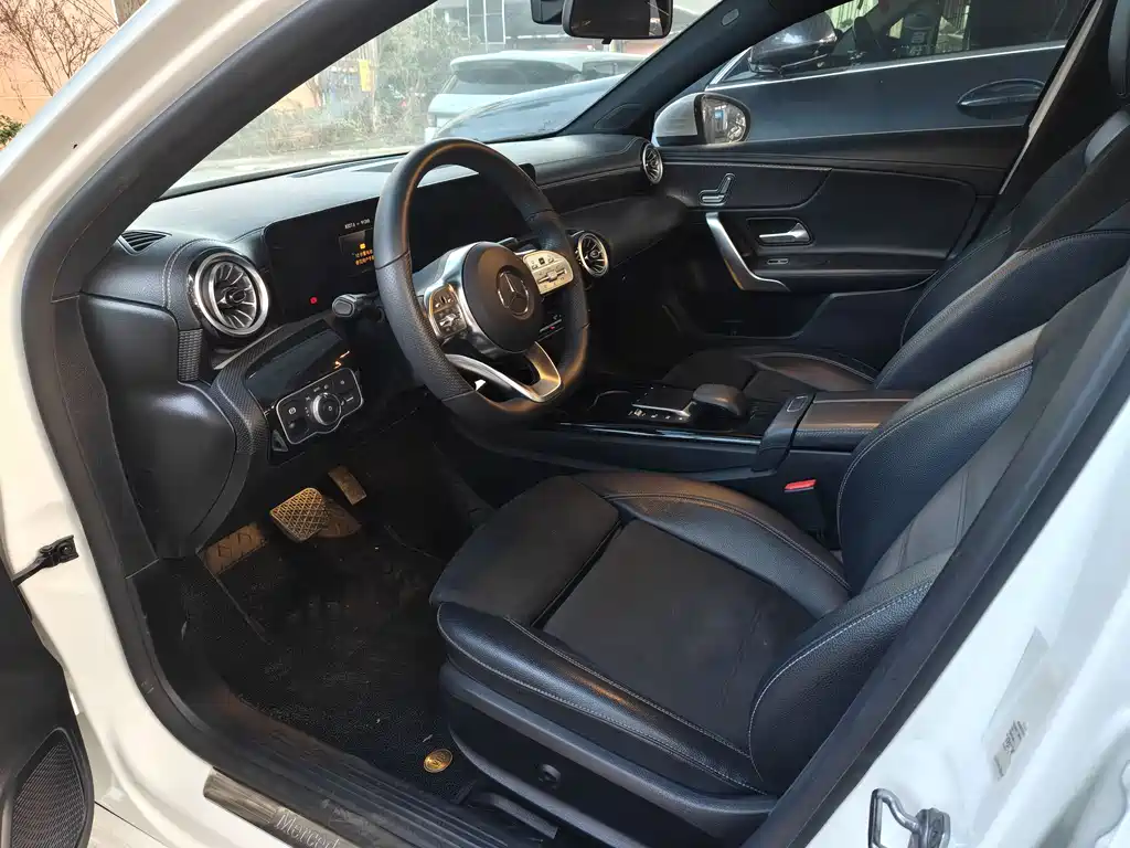 Mercedes-Benz A-Class 2021 A 200 L Sports Sedan Dynamic Type купить на сайте DeffCars