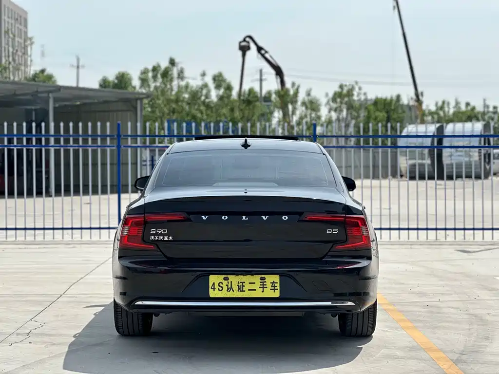 Volvo S90 2021 B5 Zhiyuan Luxury Edition купить на сайте DeffCars