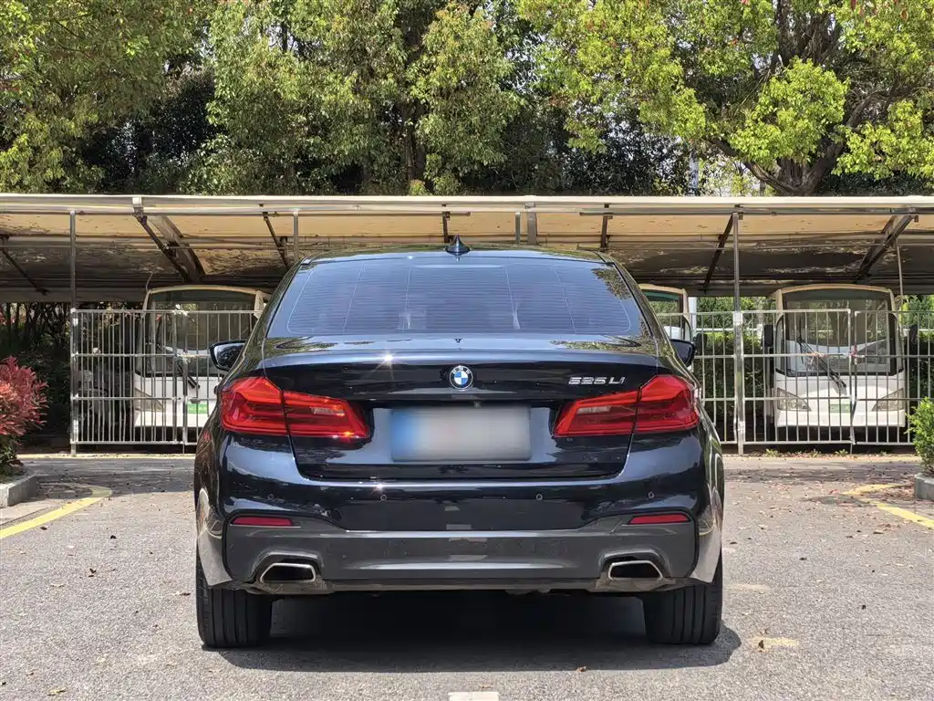 BMW 5 Series 2020 525Li M Sports Package купить на сайте DeffCars