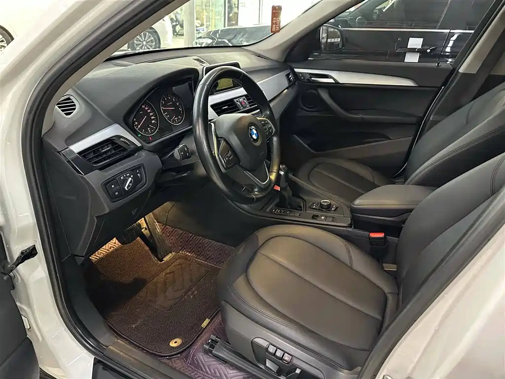 BMW X1 2016 sDrive18Li Exclusive Model купить на сайте DeffCars