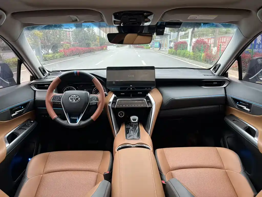 Vesa 2022 2.0L CVT two-wheel drive premium version купить на сайте DeffCars