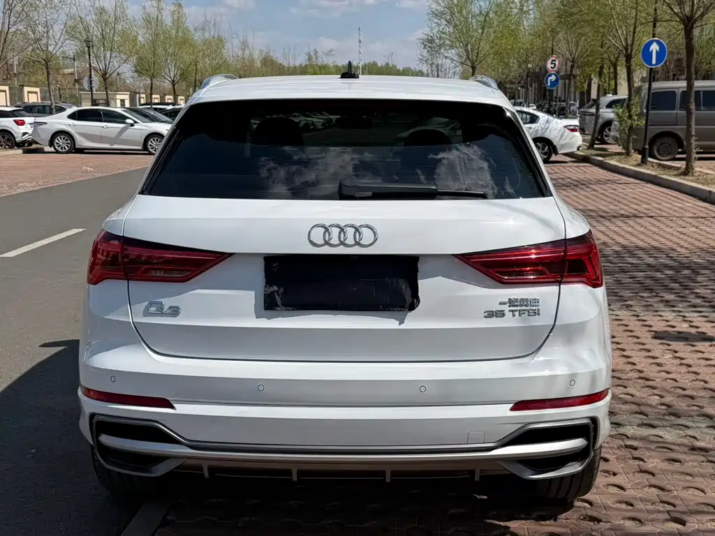 Audi Q3 2022 35 TFSI Fashionable and Dynamic купить на сайте DeffCars