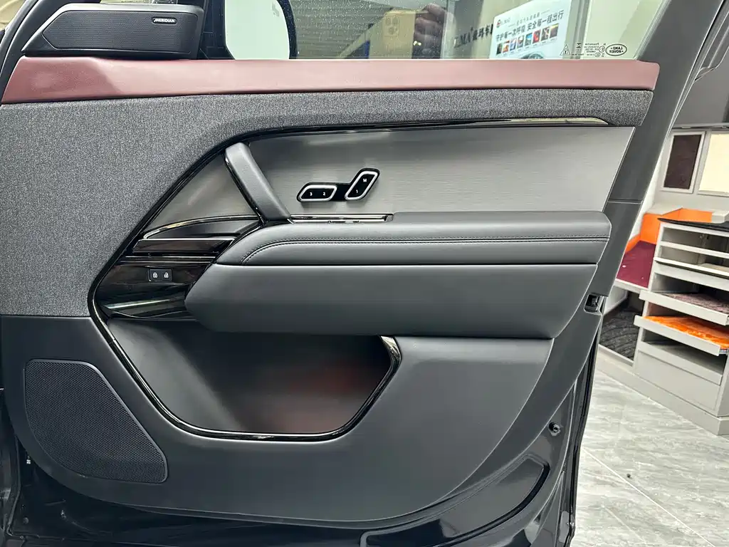 Range Rover Sport 2024 400PS Dynamic SE купить на сайте DeffCars