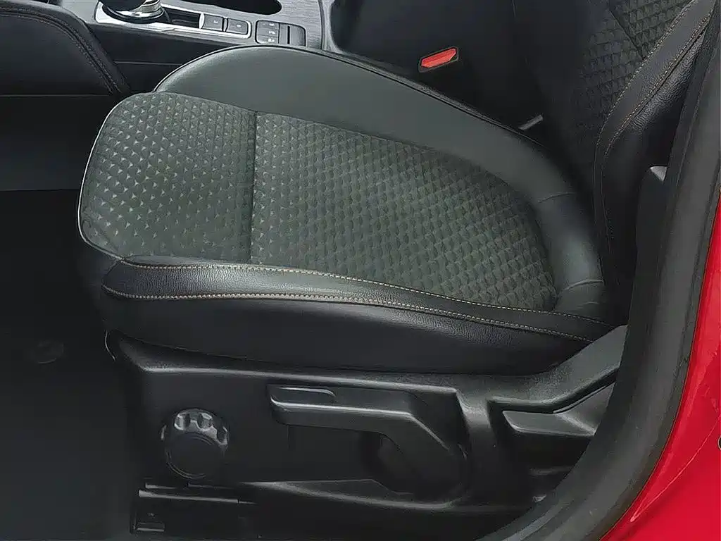 Focus 2020 Sedan EcoBoost 180 Automatic ST Line купить на сайте DeffCars