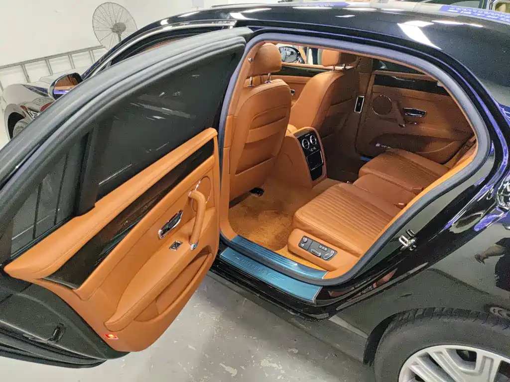 Flying Spur 2017 4.0T V8 Standard Edition купить на сайте DeffCars
