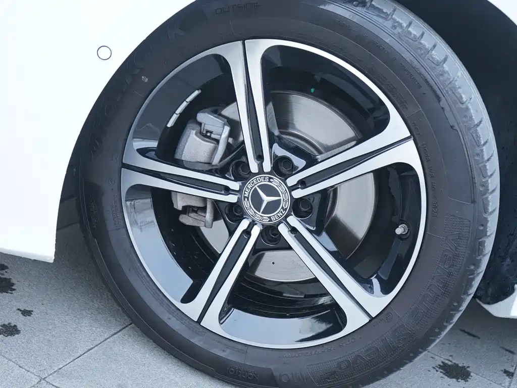 Mercedes-Benz A-Class 2024 A 200 L Fashion купить на сайте DeffCars