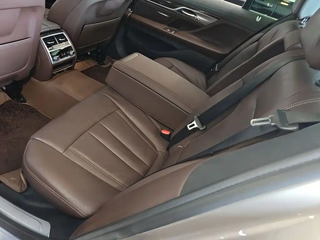 BMW 7 Series 2018 730Li Leading Excellence Package купить на сайте DeffCars