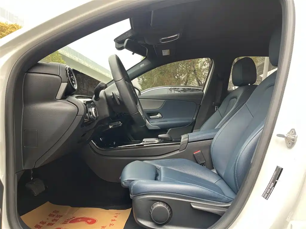 Mercedes-Benz A-Class 2022 facelift A 180 L sports sedan купить на сайте DeffCars