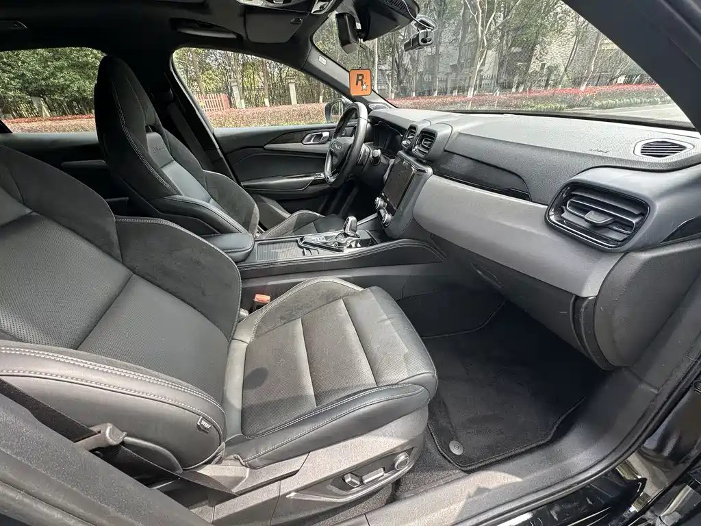 Lynk & Co 03 2022 2.0TD DCT Pro купить на сайте DeffCars
