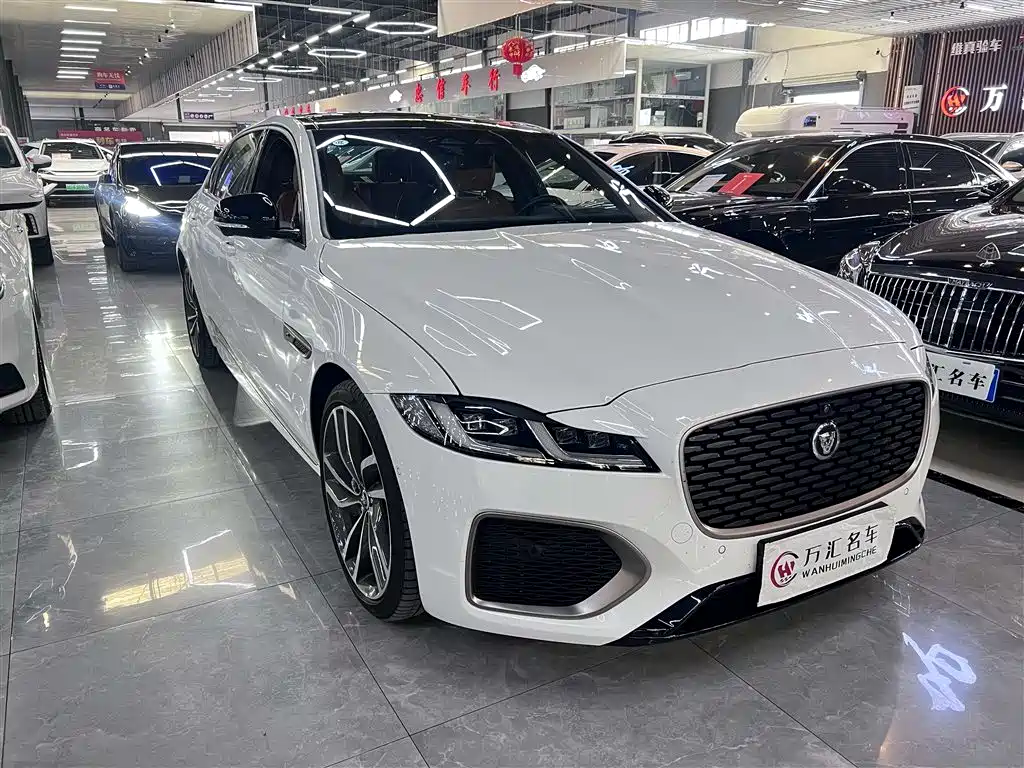 Jaguar XFL 2024 2.0T P300 four-wheel drive flagship sports gold version купить на сайте DeffCars
