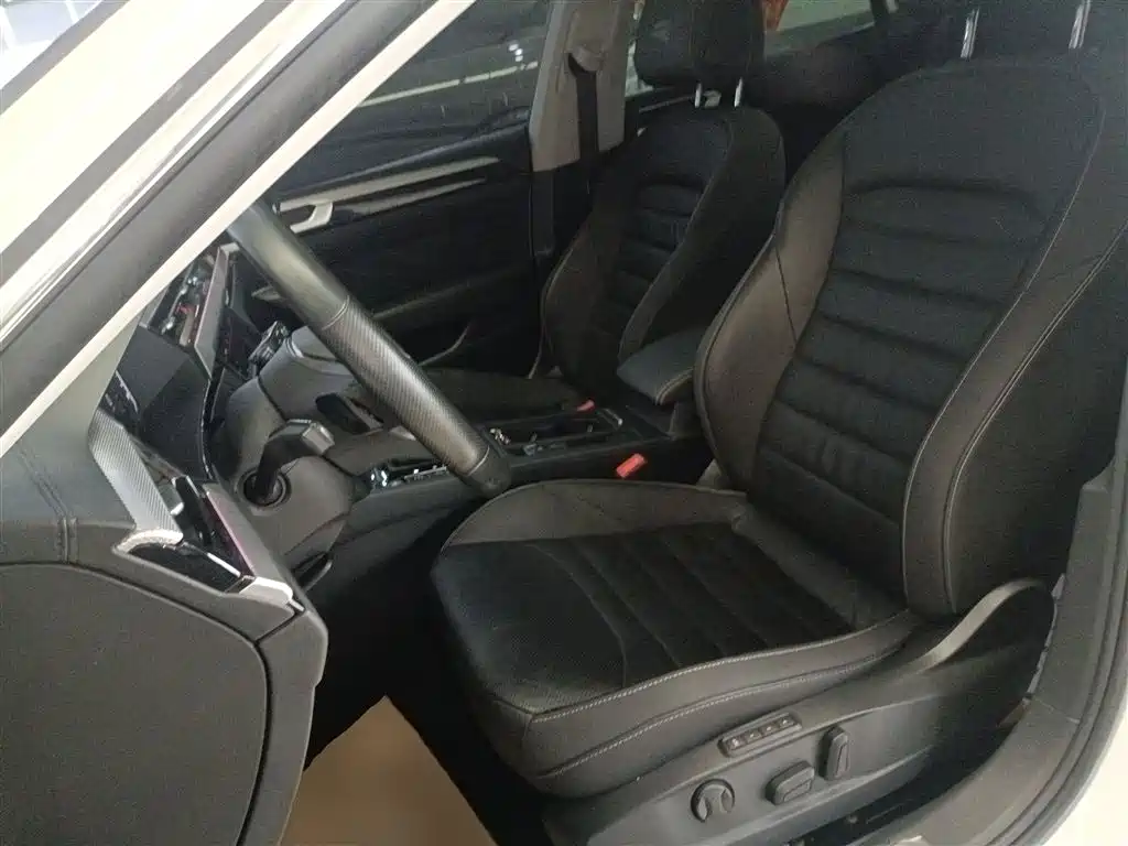 FAW-Volkswagen CC 2021 380TSI eye-catching version купить на сайте DeffCars