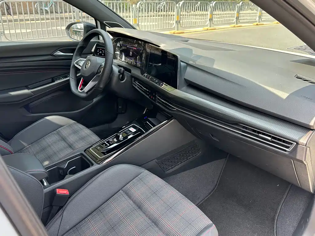 Golf GTI 2021 facelift 380TSI DSG GTI купить на сайте DeffCars