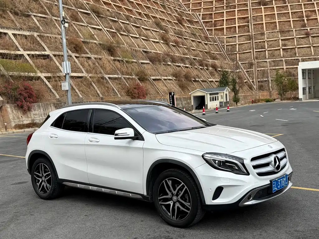 Mercedes-Benz GLA 2016 GLA 200 Fashion Model купить на сайте DeffCars