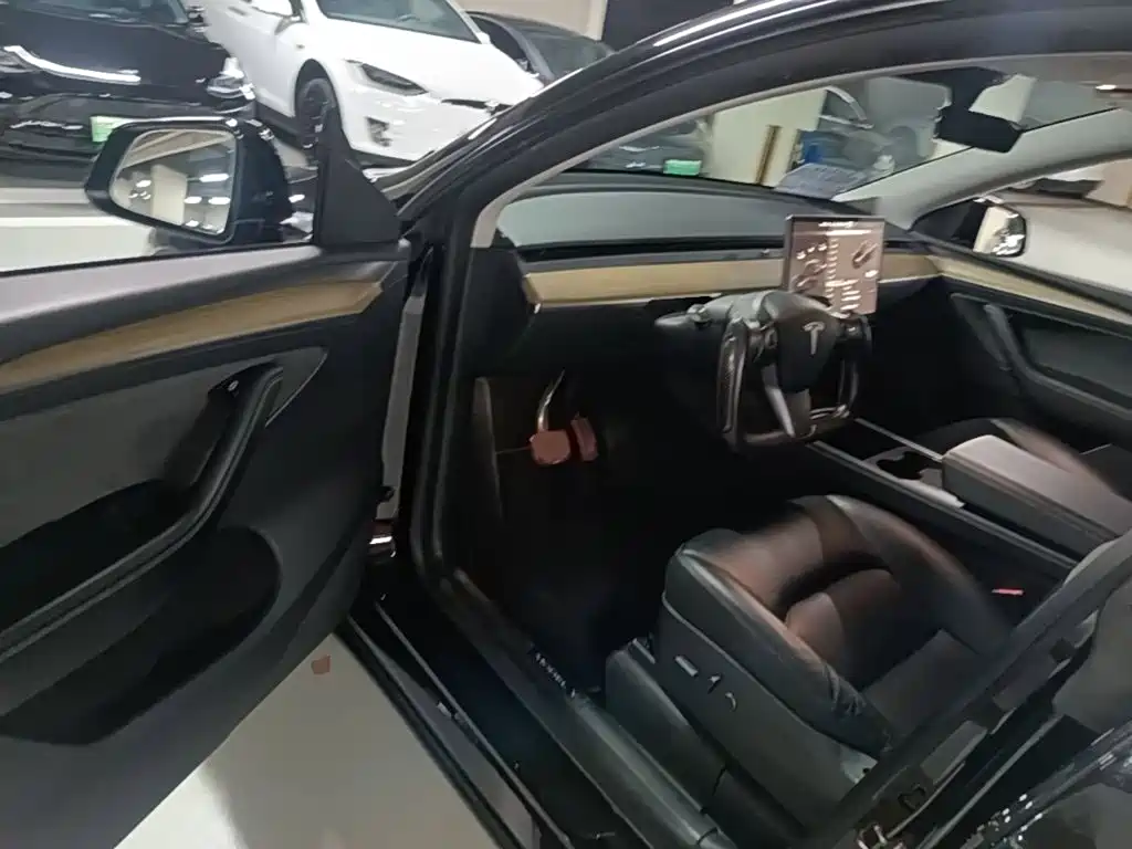 Model Y 2022 rear-wheel drive version купить на сайте DeffCars