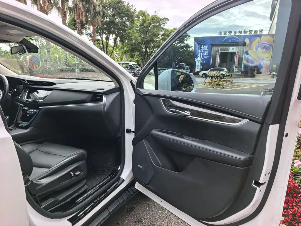 Cadillac XT5 2018 25T luxury model купить на сайте DeffCars