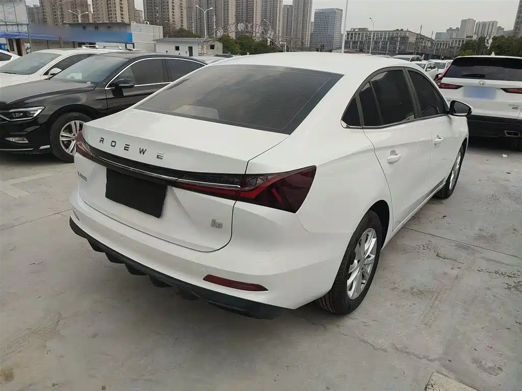 Roewe i5 2026 1.5L CVT Deluxe Edition купить на сайте DeffCars