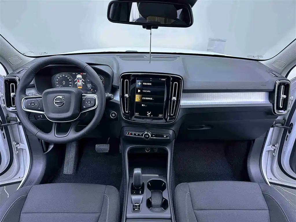Volvo XC40 2022 T4 four-wheel drive smart travel fashion version купить на сайте DeffCars