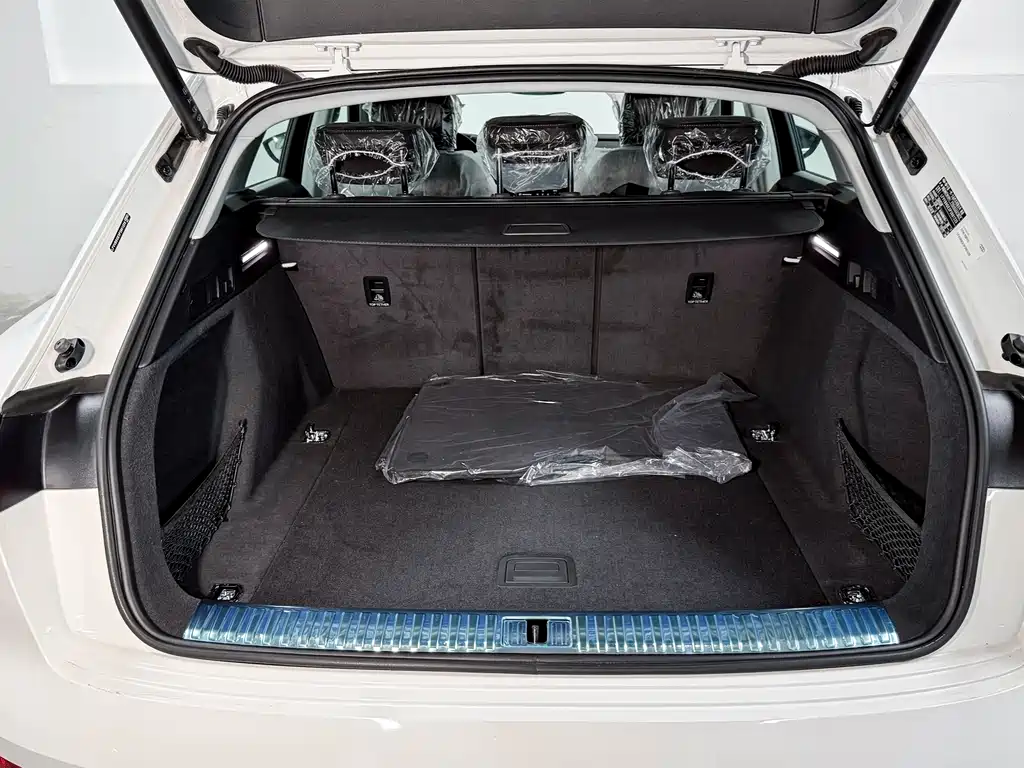 Audi e-tron 2021 50 quattro luxury model купить на сайте DeffCars