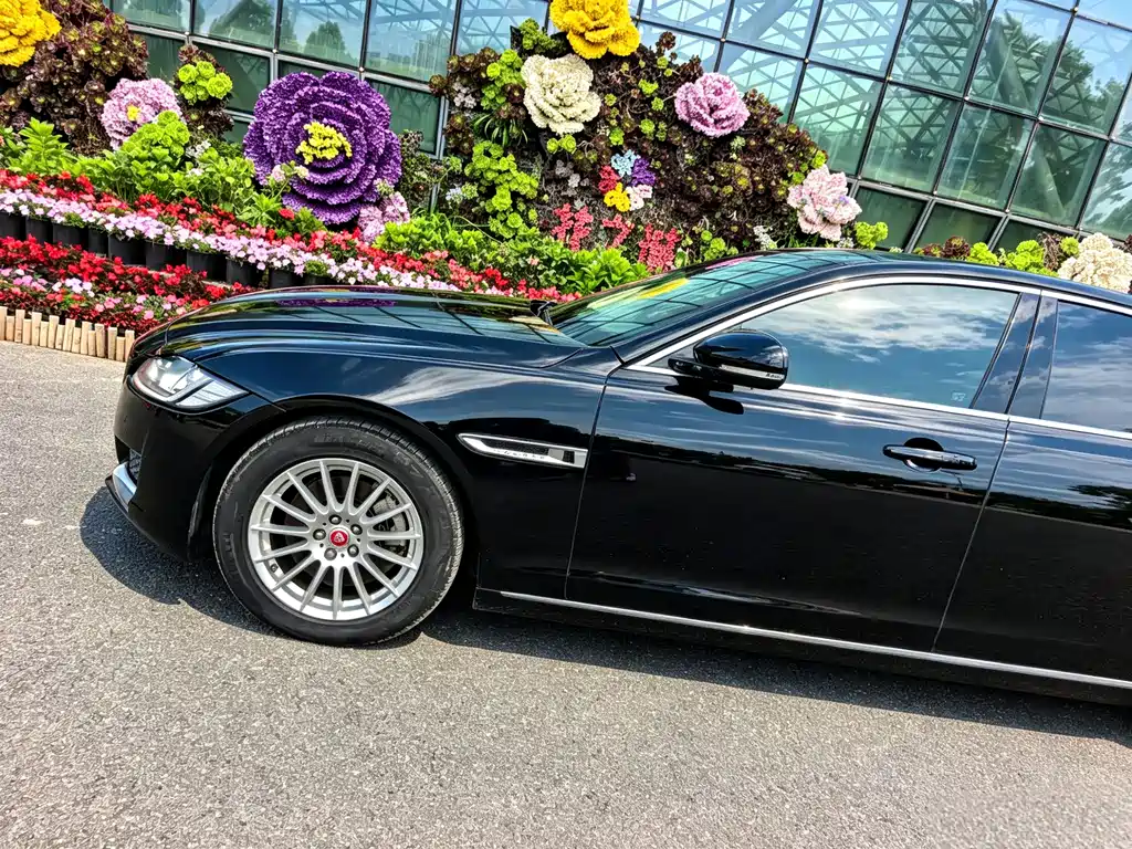 Jaguar XFL 2017 XFL 2.0T 200PS Fenghua Edition купить на сайте DeffCars