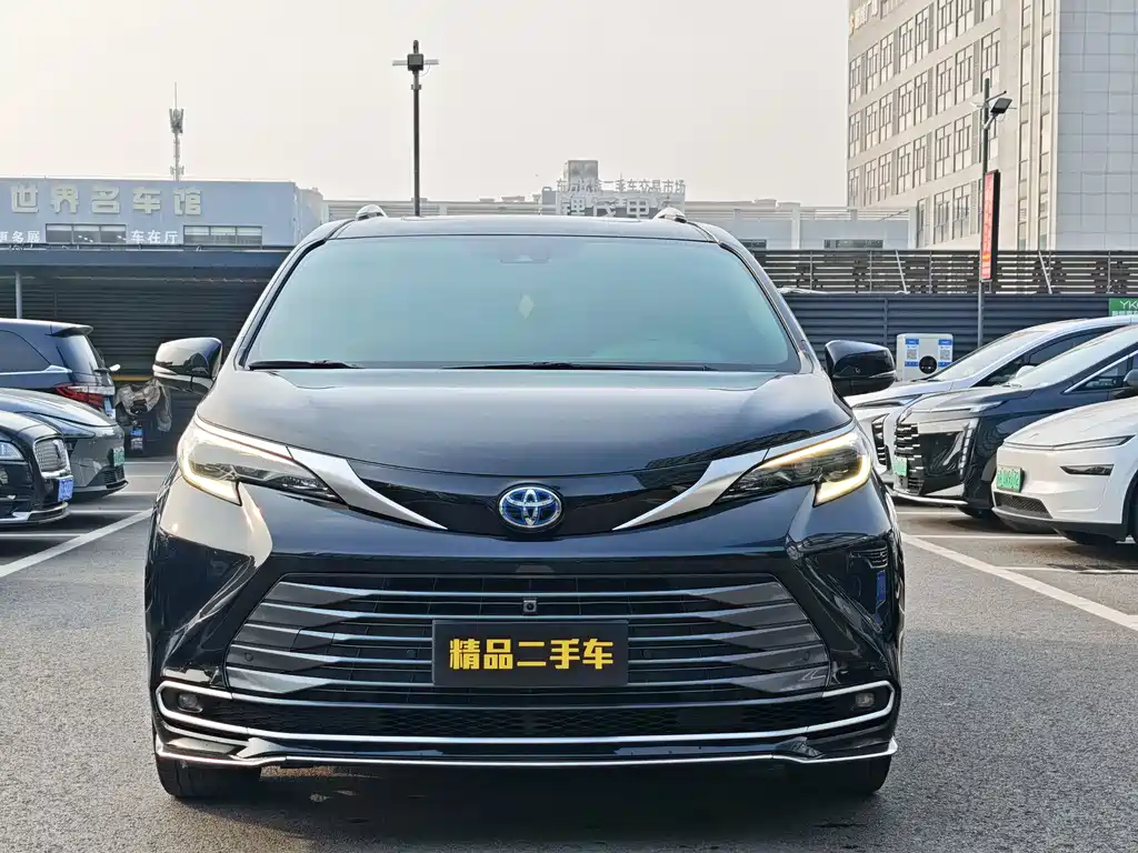 SIENNA 2023 2.5L Hybrid Premium Edition купить на сайте DeffCars