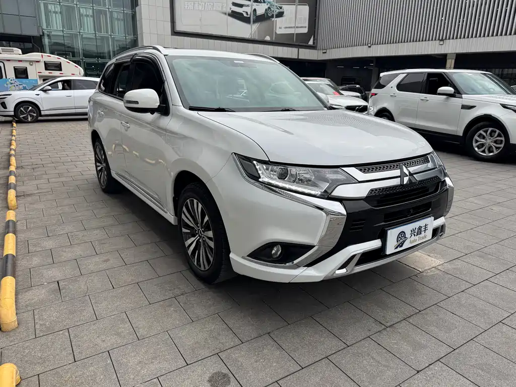 Outlander 2021 2.0L 2WD Enjoy Edition 7 seats купить на сайте DeffCars