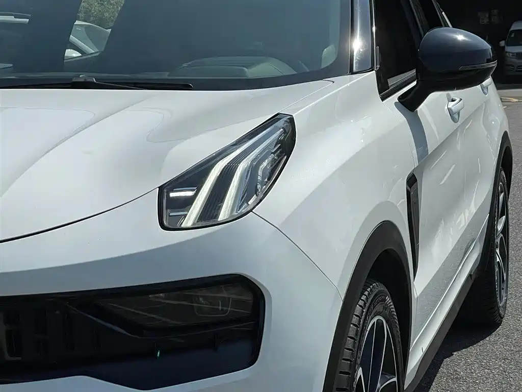 Lynk & Co 05 2020 2.0TD two-wheel drive shines Halo купить на сайте DeffCars