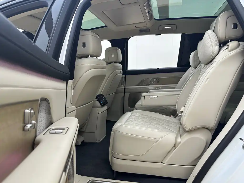 NIO ES8 2026 Six-seater Executive Signature Edition купить на сайте DeffCars