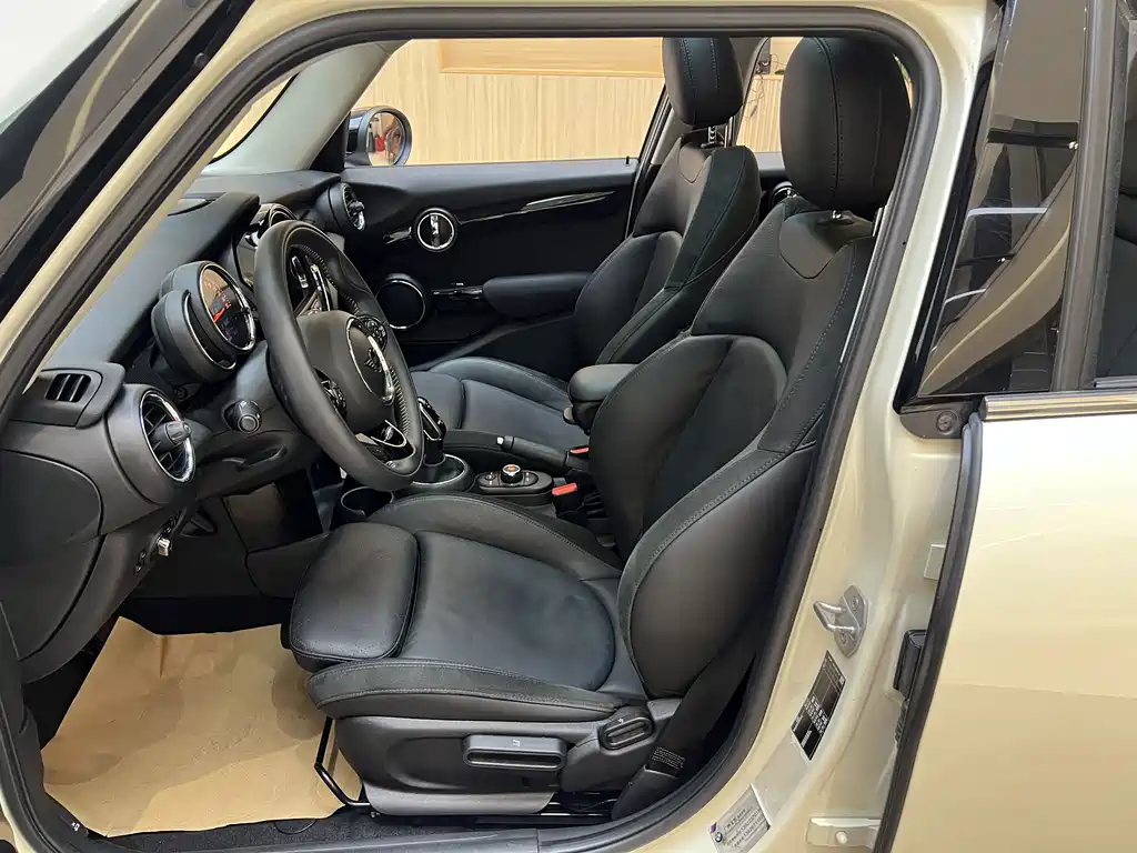 MINI 2019 1.5T COOPER Artist Five-Door Edition купить на сайте DeffCars