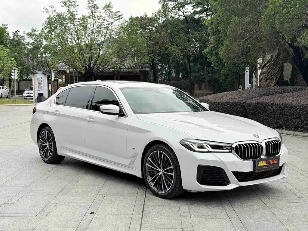 BMW 5 Series 2022 Modified 530Li Leading M Sport Kit купить на сайте DeffCars