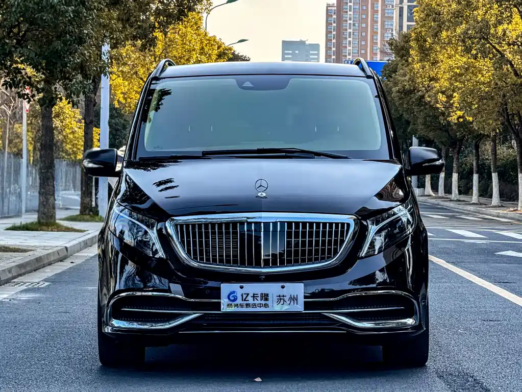 Mercedes-Benz V-Class 2022 V 260 L Long Wheelbase Premium Edition купить на сайте DeffCars