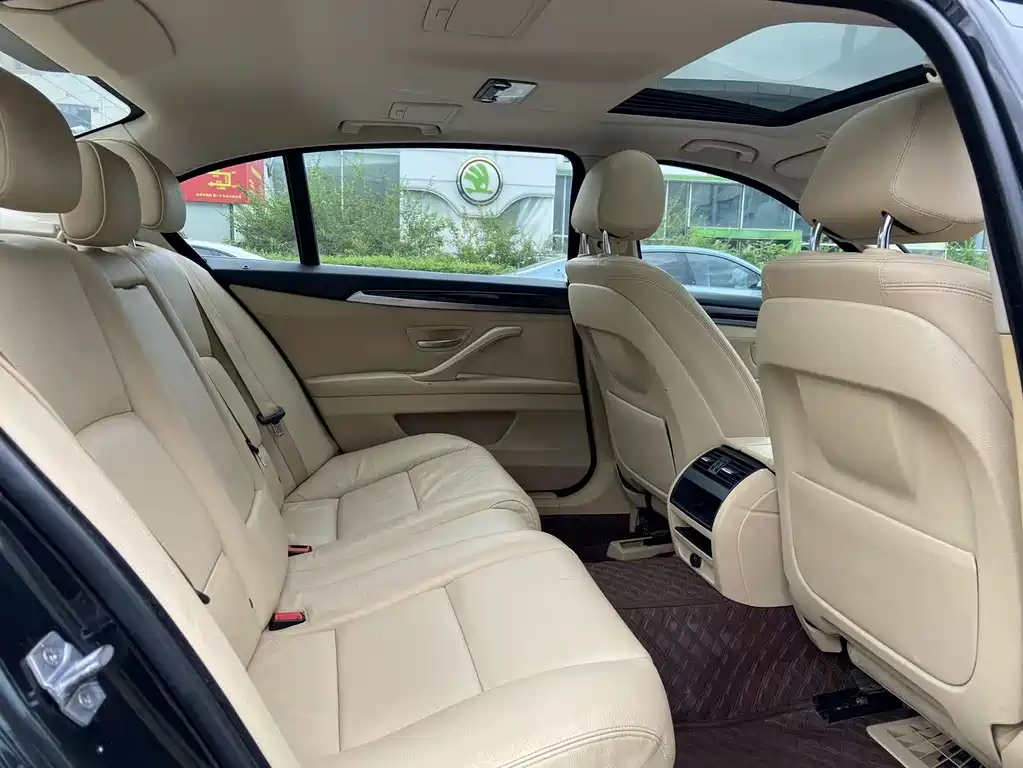 BMW 5 Series 2013 530Li Leading Model купить на сайте DeffCars