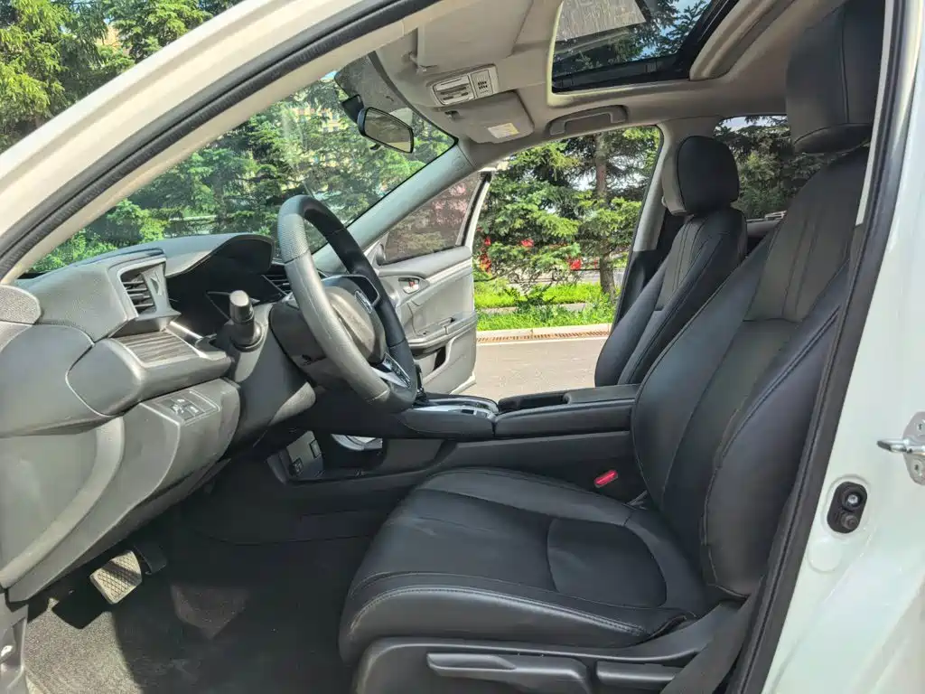 Civic 2019 220TURBO CVT Dynamic Edition National V купить на сайте DeffCars