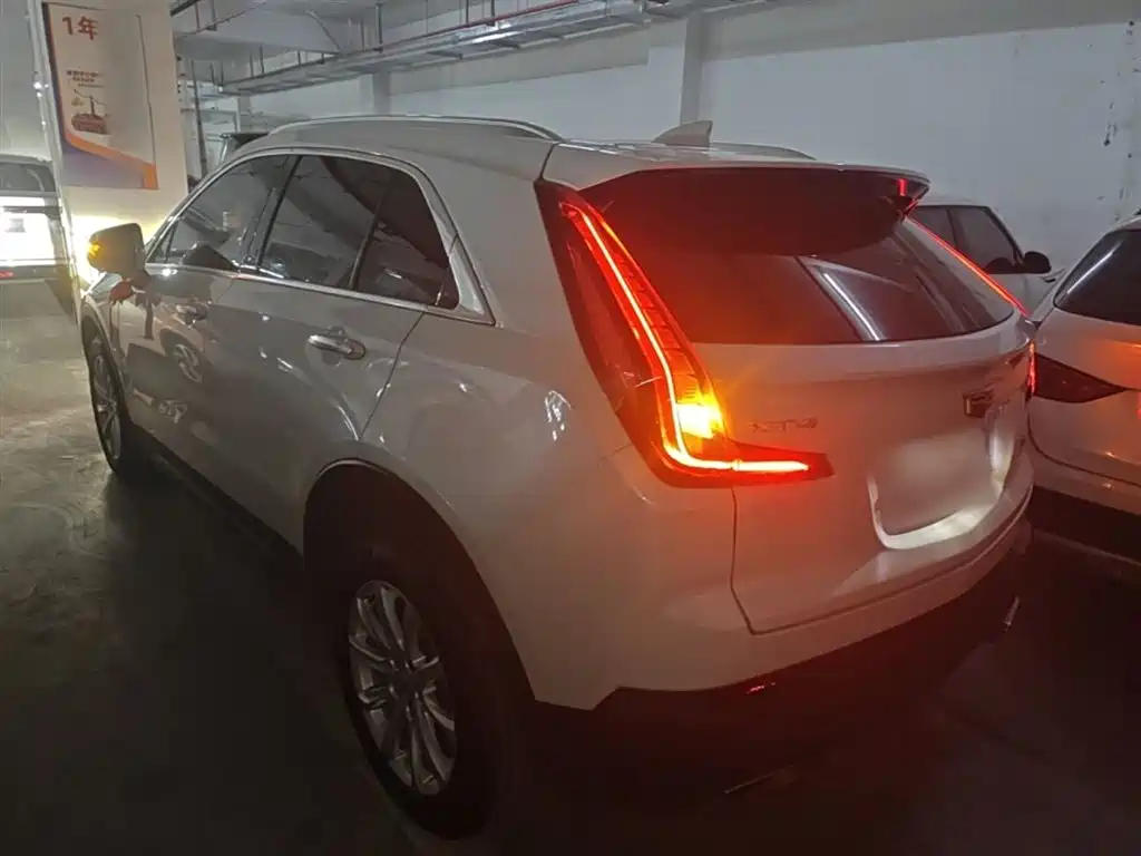 Cadillac XT4 2022 28T two-wheel drive fashion model купить на сайте DeffCars