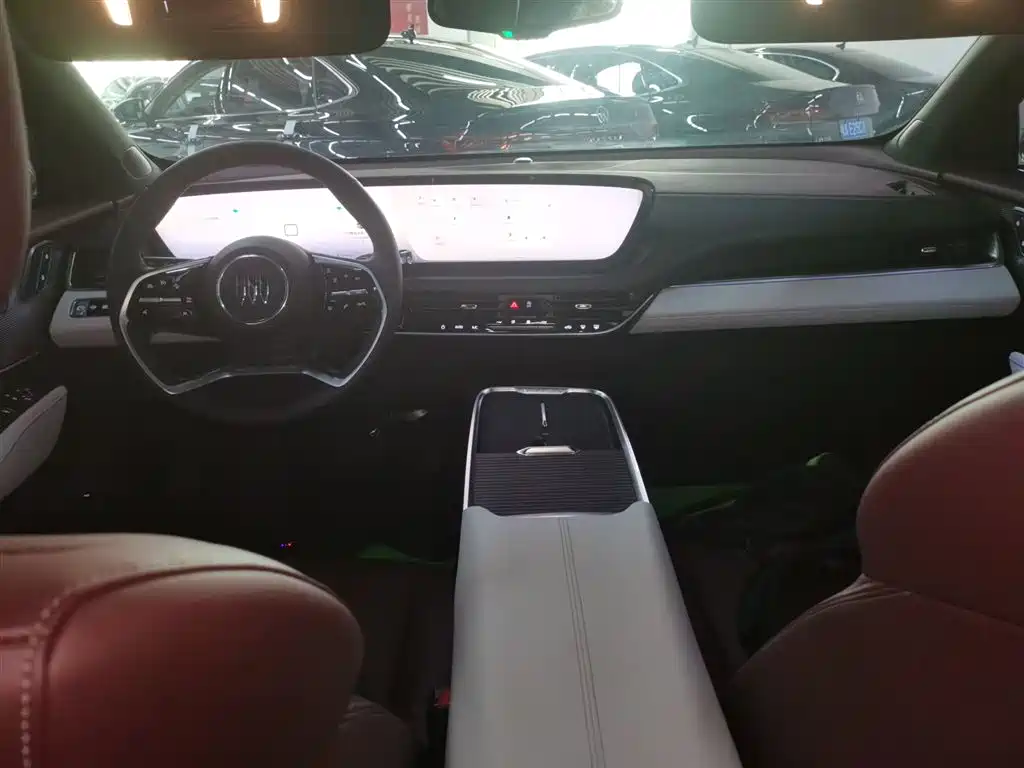 LaCrosse 2025 28T Platinum Edition купить на сайте DeffCars