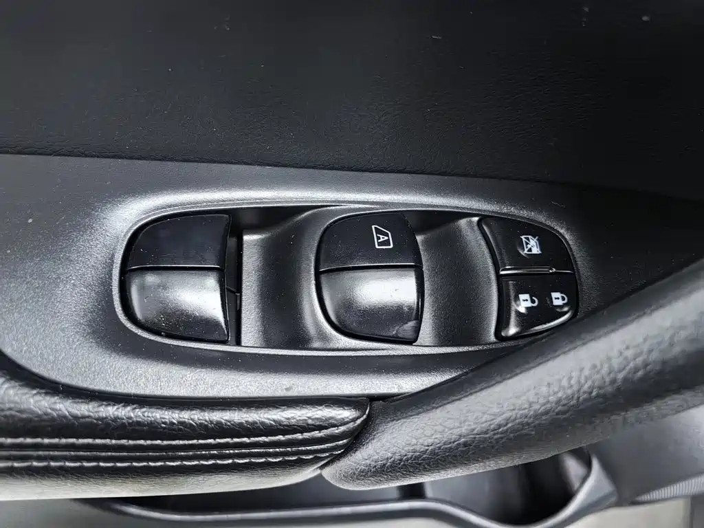 X-Trail 2014 2.0L CVT Comfort Edition 2WD купить на сайте DeffCars