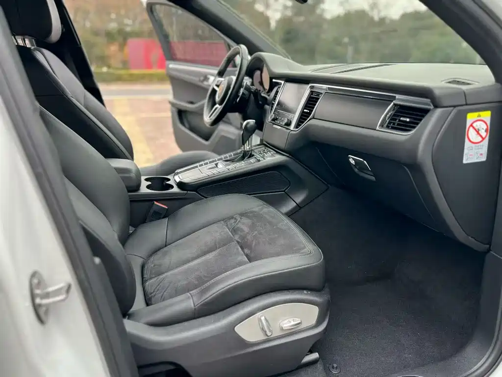 Macan 2017 Macan 2.0T купить на сайте DeffCars