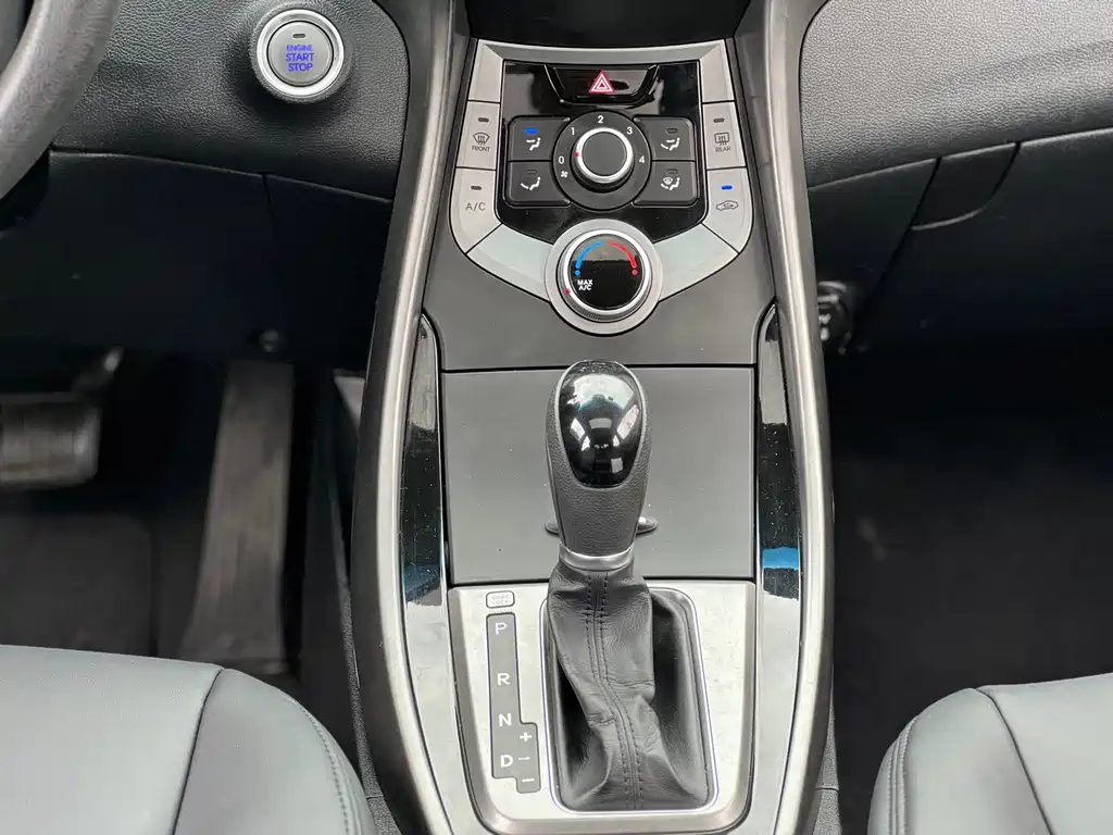 Elantra 2016 1.6L automatic premium model купить на сайте DeffCars