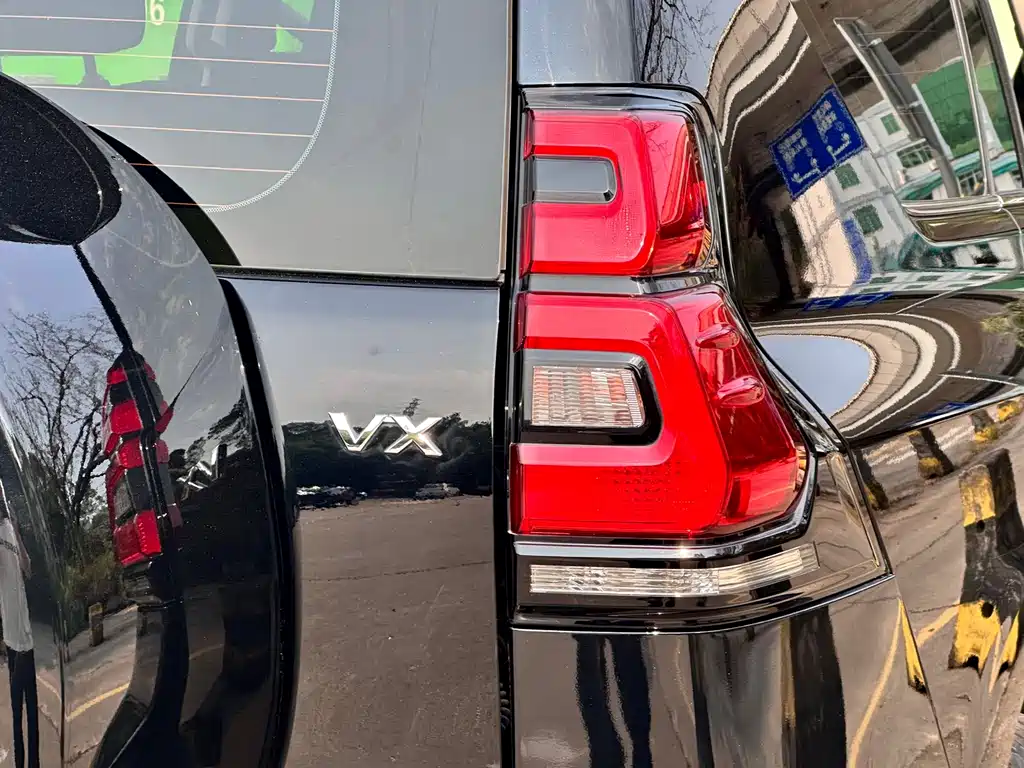 Prado 2018 3.5L automatic VX NAVI rear mounted spare tire купить на сайте DeffCars
