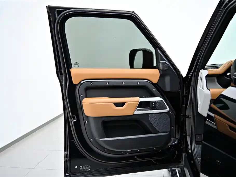 Land Rover Defender 2024 110 3.0T P400 X-DYNAMIC HSE купить на сайте DeffCars