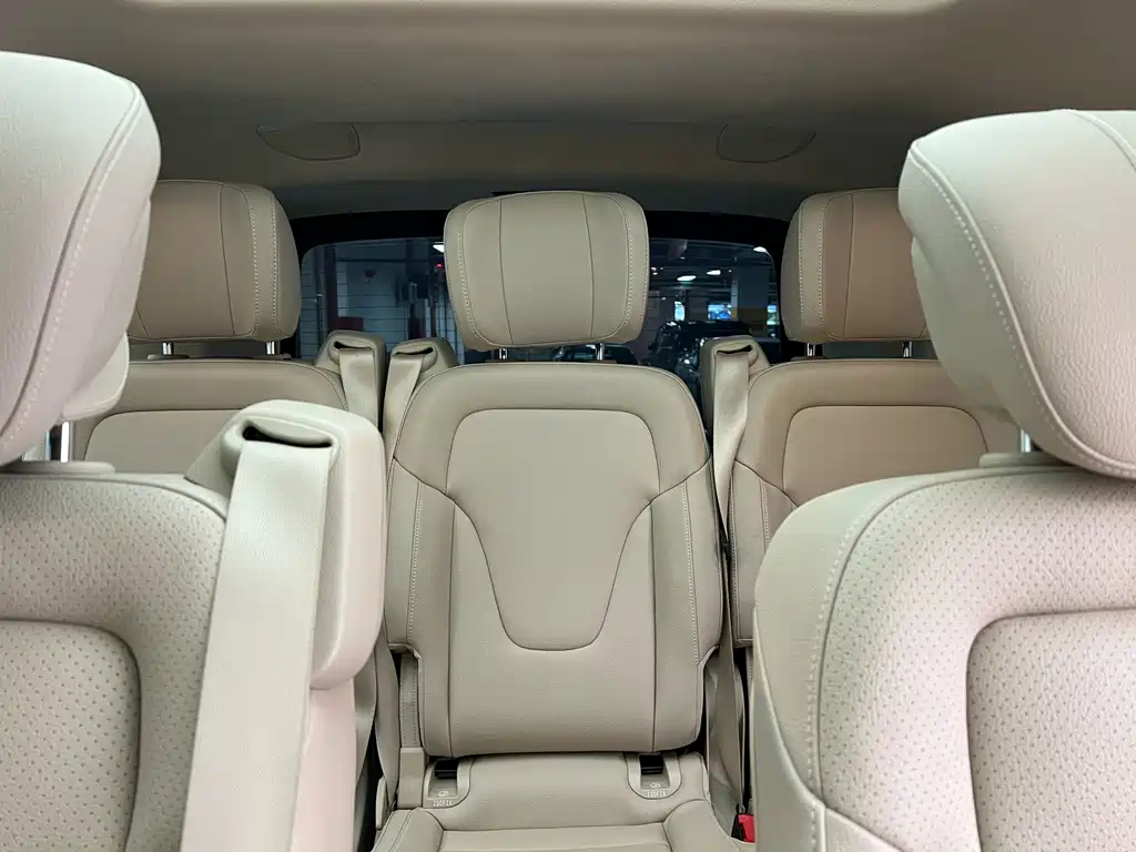 Mercedes-Benz V-Class 2021 V 260 L Long Wheelbase Luxury Edition купить на сайте DeffCars